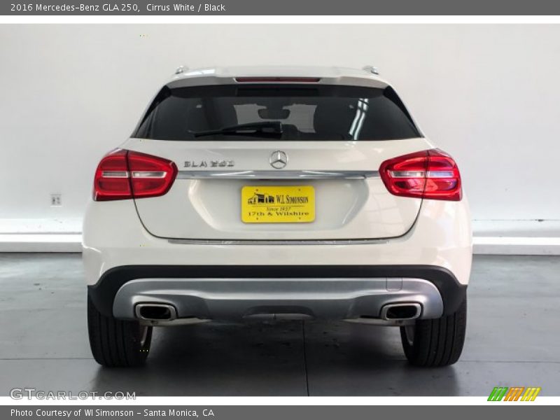 Cirrus White / Black 2016 Mercedes-Benz GLA 250