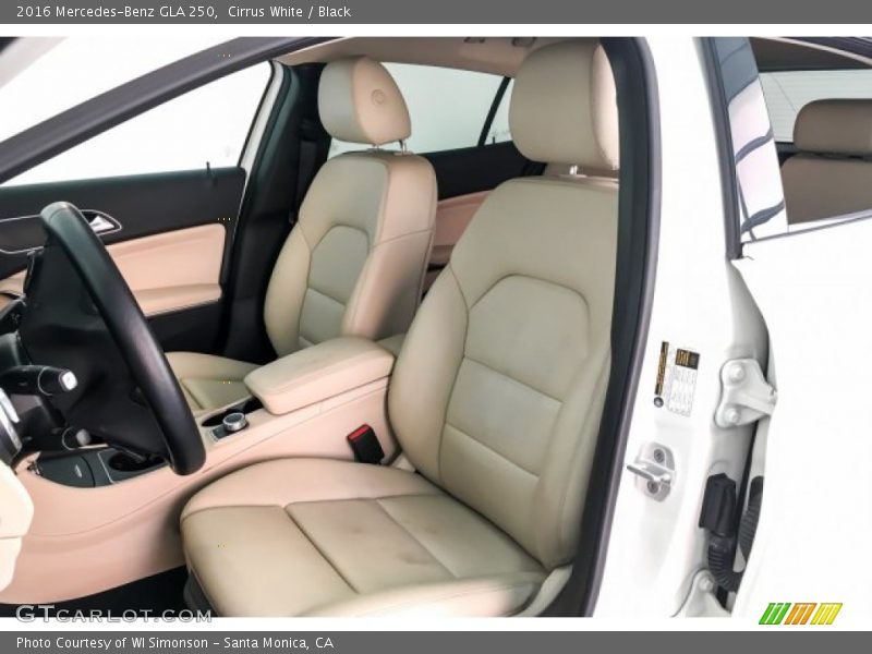 Cirrus White / Black 2016 Mercedes-Benz GLA 250