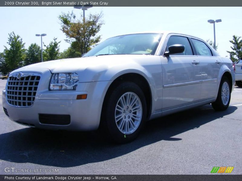 Bright Silver Metallic / Dark Slate Gray 2009 Chrysler 300