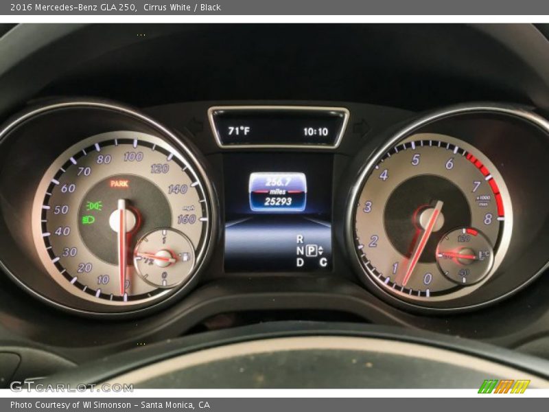 Cirrus White / Black 2016 Mercedes-Benz GLA 250