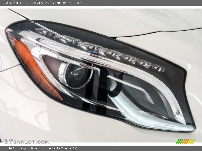 Cirrus White / Black 2016 Mercedes-Benz GLA 250