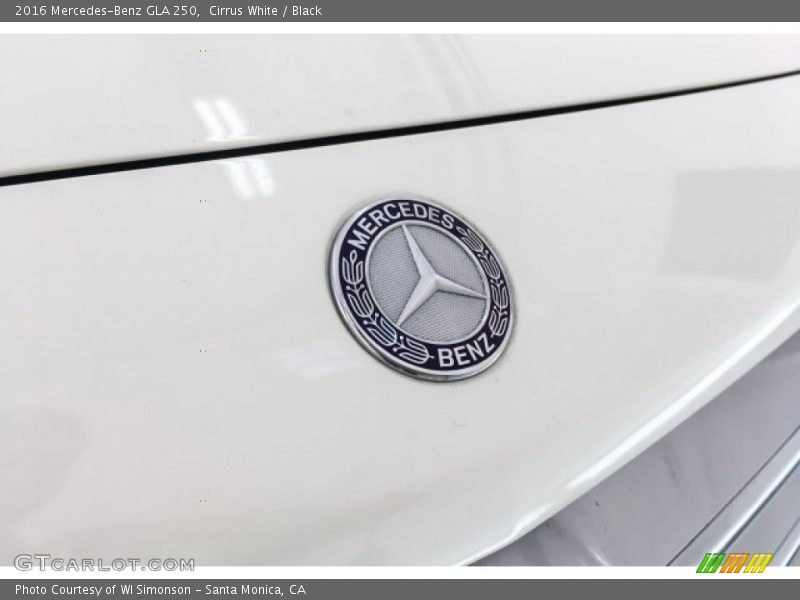 Cirrus White / Black 2016 Mercedes-Benz GLA 250