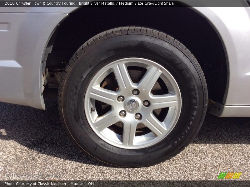 Bright Silver Metallic / Medium Slate Gray/Light Shale 2010 Chrysler Town & Country Touring