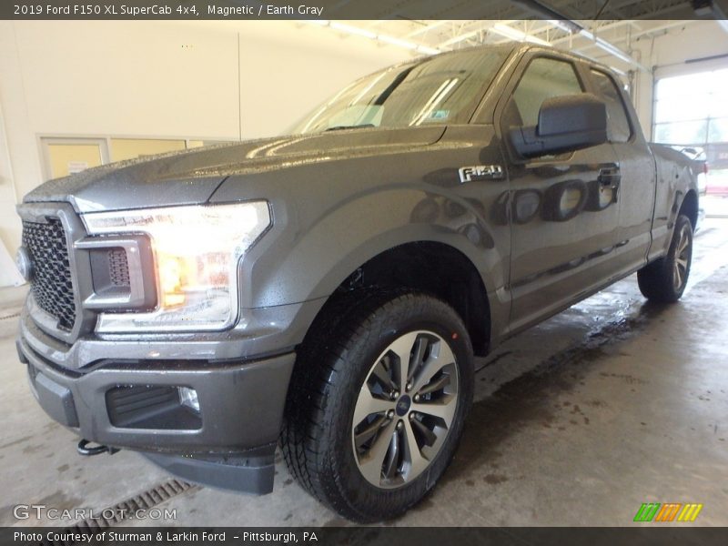 Magnetic / Earth Gray 2019 Ford F150 XL SuperCab 4x4