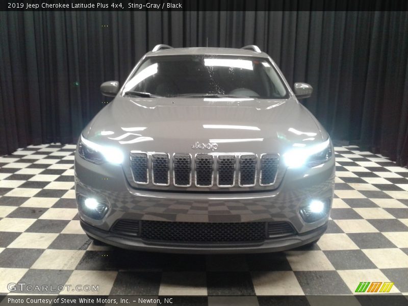 Sting-Gray / Black 2019 Jeep Cherokee Latitude Plus 4x4