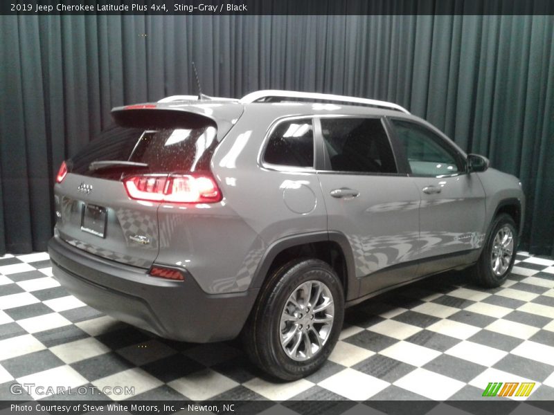 Sting-Gray / Black 2019 Jeep Cherokee Latitude Plus 4x4