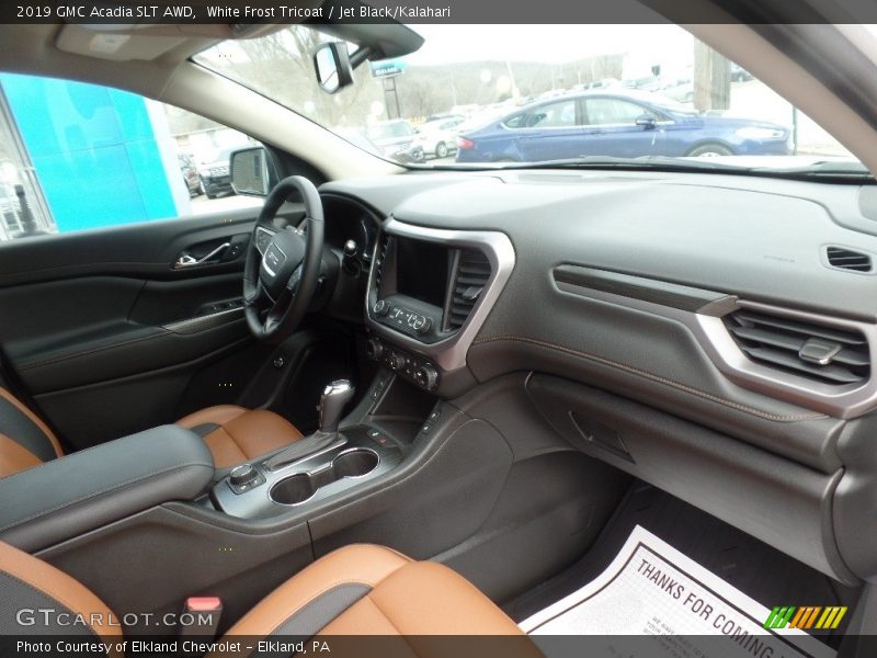 Dashboard of 2019 Acadia SLT AWD