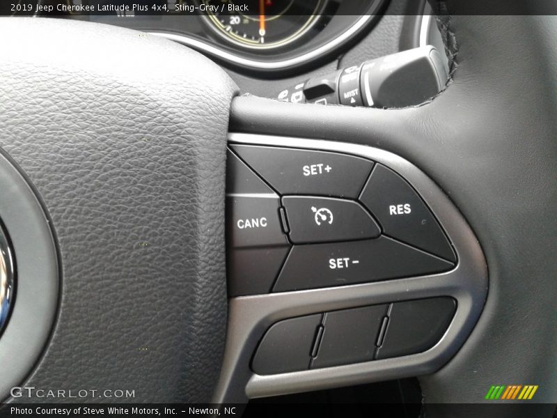 Sting-Gray / Black 2019 Jeep Cherokee Latitude Plus 4x4
