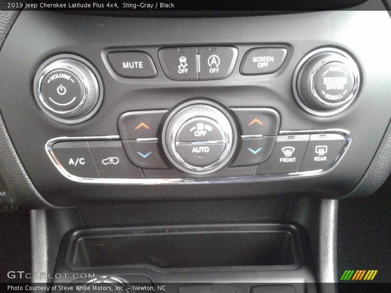Sting-Gray / Black 2019 Jeep Cherokee Latitude Plus 4x4
