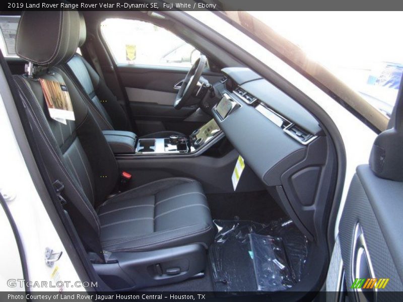 Fuji White / Ebony 2019 Land Rover Range Rover Velar R-Dynamic SE