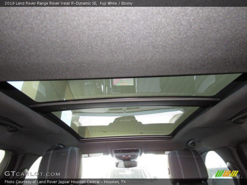 Fuji White / Ebony 2019 Land Rover Range Rover Velar R-Dynamic SE