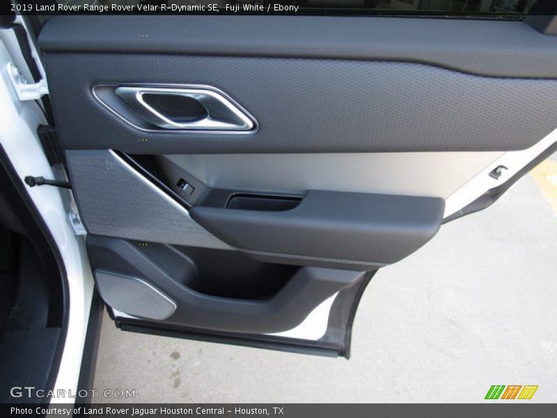 Fuji White / Ebony 2019 Land Rover Range Rover Velar R-Dynamic SE