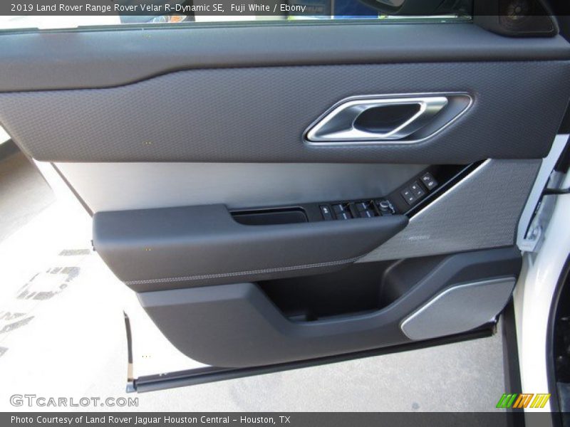 Fuji White / Ebony 2019 Land Rover Range Rover Velar R-Dynamic SE