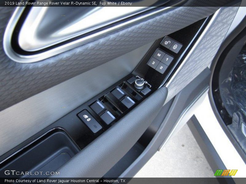 Fuji White / Ebony 2019 Land Rover Range Rover Velar R-Dynamic SE
