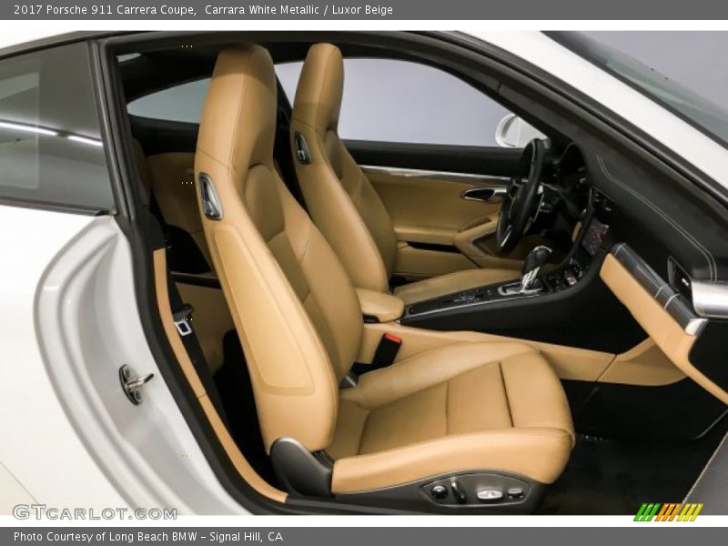 Front Seat of 2017 911 Carrera Coupe