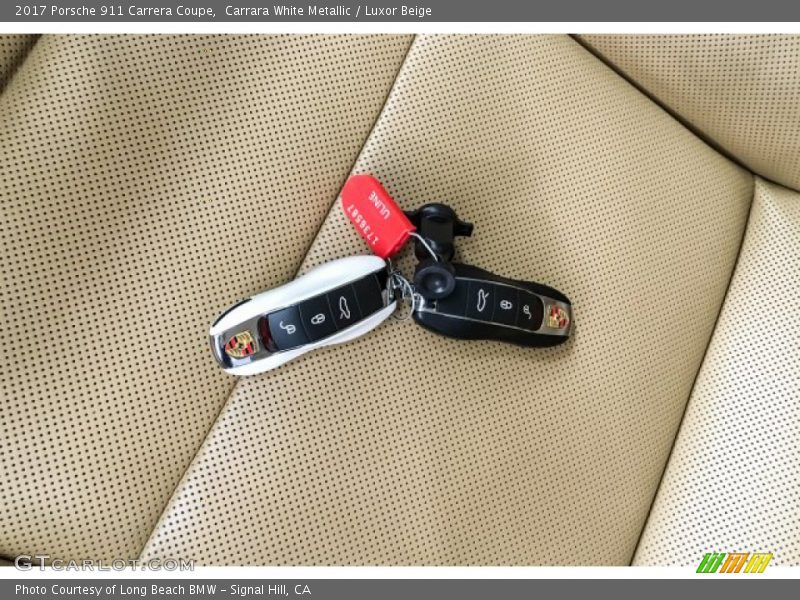 Keys of 2017 911 Carrera Coupe