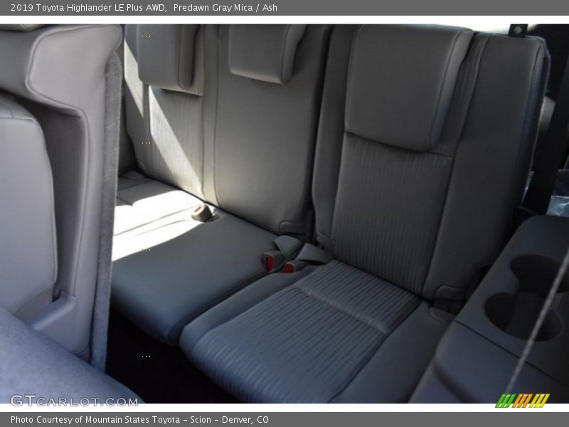 Predawn Gray Mica / Ash 2019 Toyota Highlander LE Plus AWD