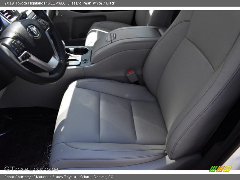 Blizzard Pearl White / Black 2019 Toyota Highlander XLE AWD