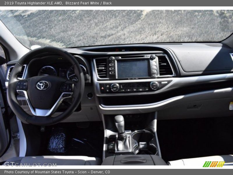 Blizzard Pearl White / Black 2019 Toyota Highlander XLE AWD