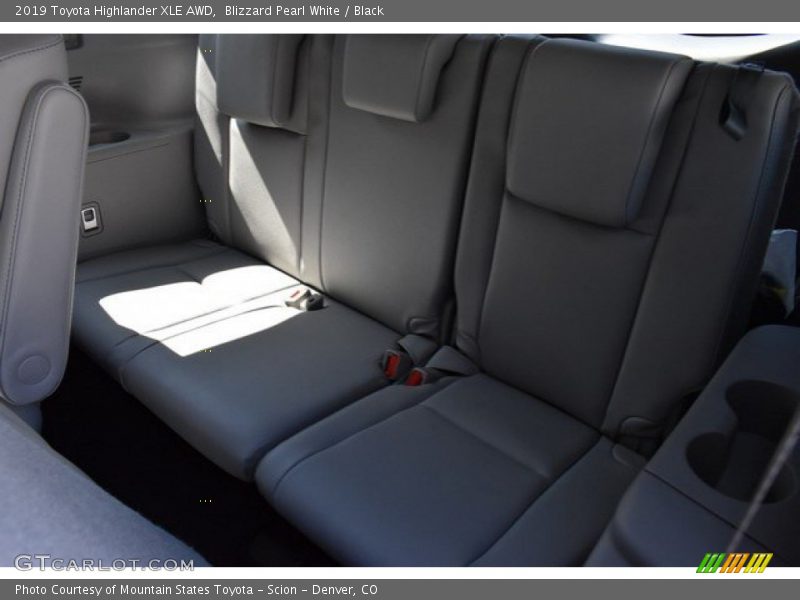 Blizzard Pearl White / Black 2019 Toyota Highlander XLE AWD