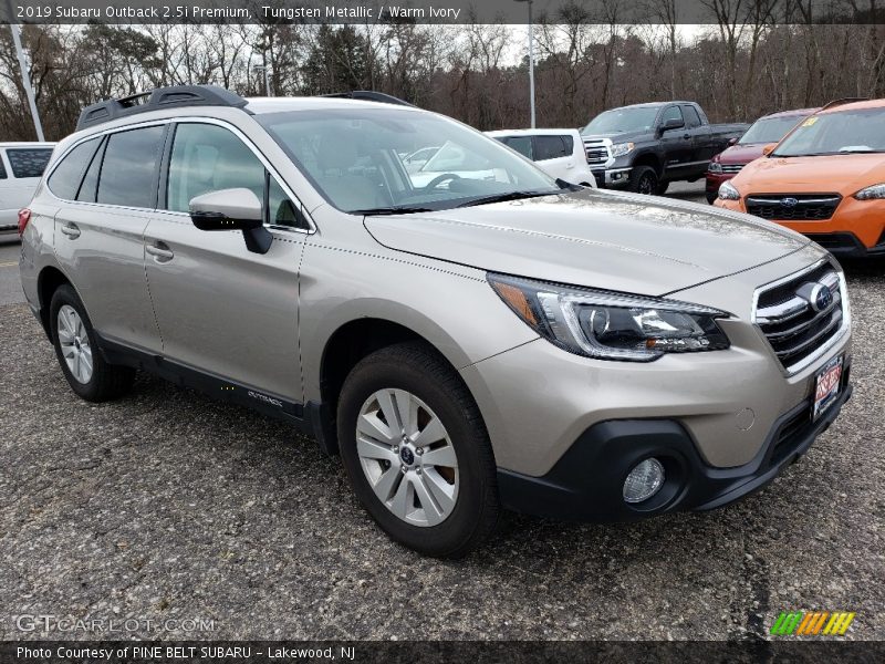 Tungsten Metallic / Warm Ivory 2019 Subaru Outback 2.5i Premium