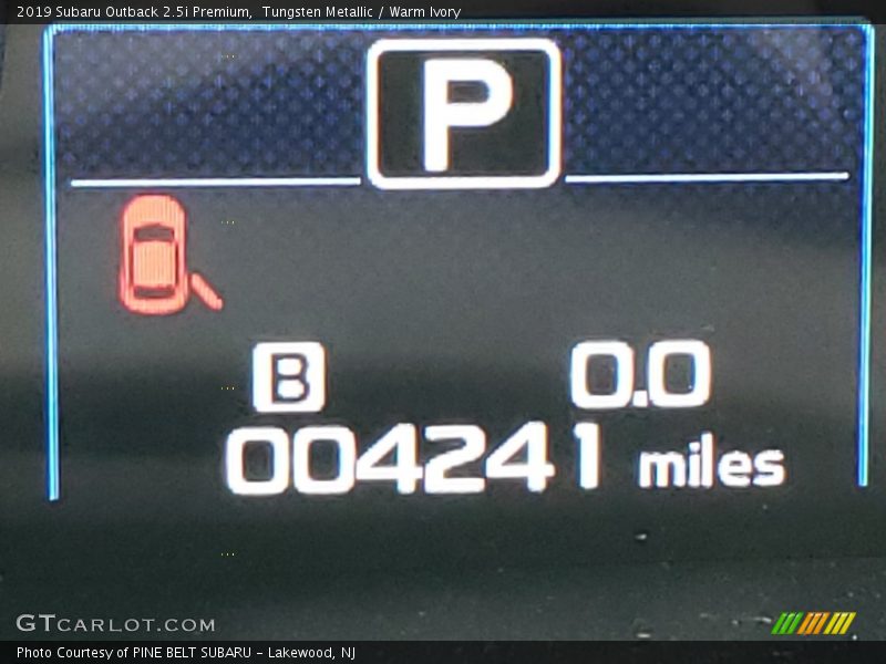 Tungsten Metallic / Warm Ivory 2019 Subaru Outback 2.5i Premium