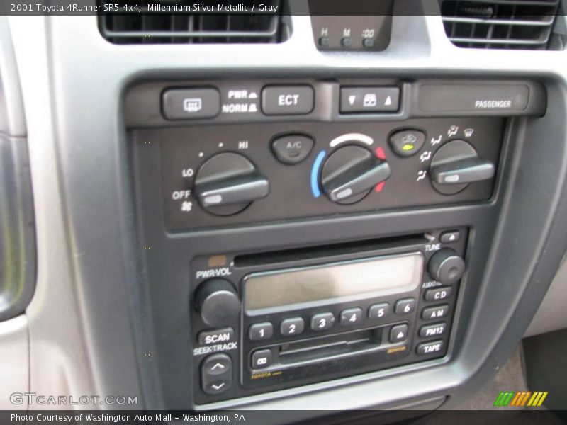 Millennium Silver Metallic / Gray 2001 Toyota 4Runner SR5 4x4