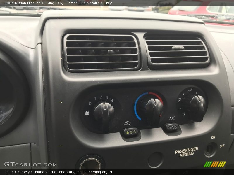 Electric Blue Metallic / Gray 2004 Nissan Frontier XE King Cab