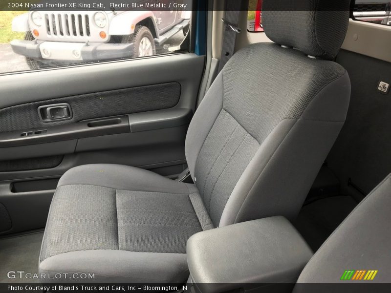 Electric Blue Metallic / Gray 2004 Nissan Frontier XE King Cab
