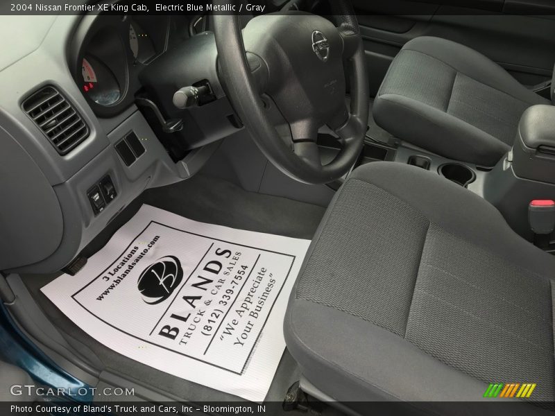 Electric Blue Metallic / Gray 2004 Nissan Frontier XE King Cab