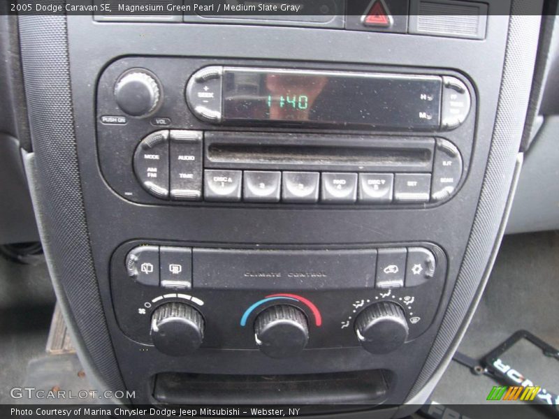 Magnesium Green Pearl / Medium Slate Gray 2005 Dodge Caravan SE