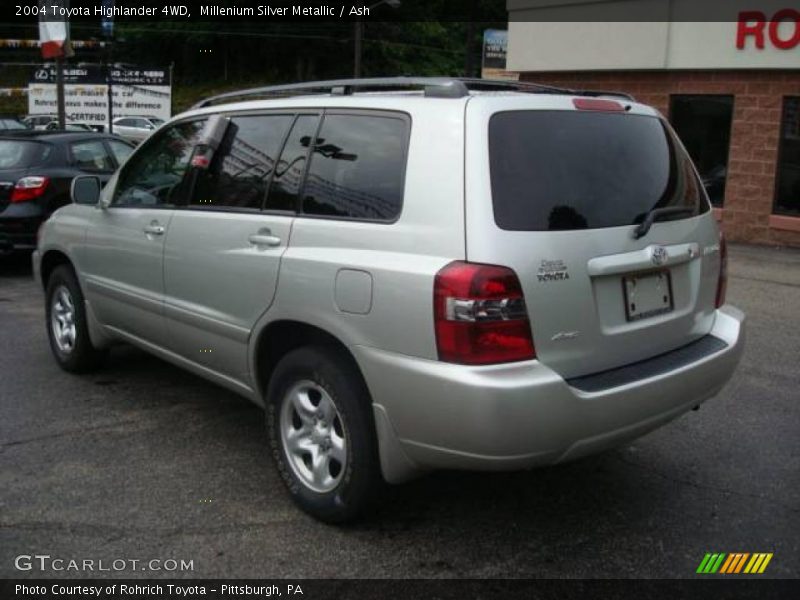 Millenium Silver Metallic / Ash 2004 Toyota Highlander 4WD