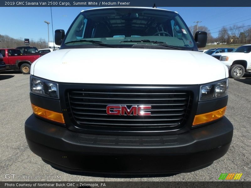 Summit White / Medium Pewter 2019 GMC Savana Van 2500 Cargo