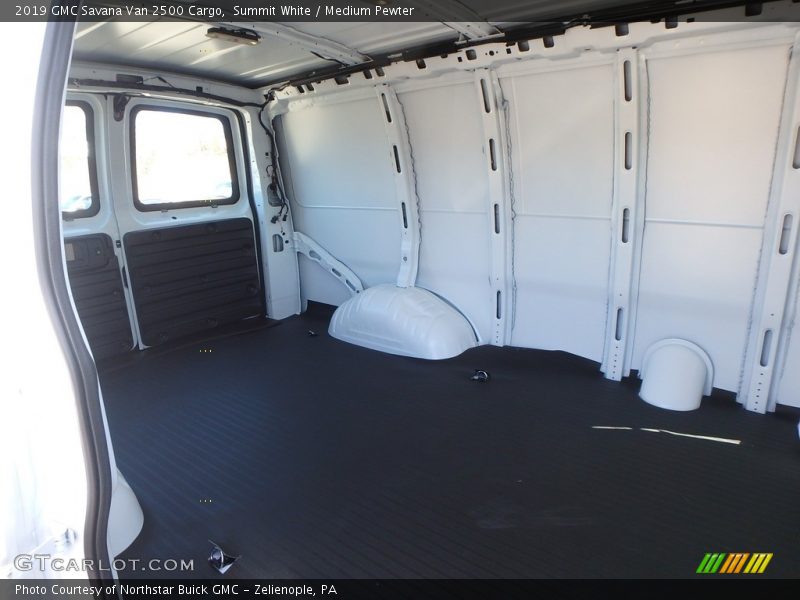 Summit White / Medium Pewter 2019 GMC Savana Van 2500 Cargo