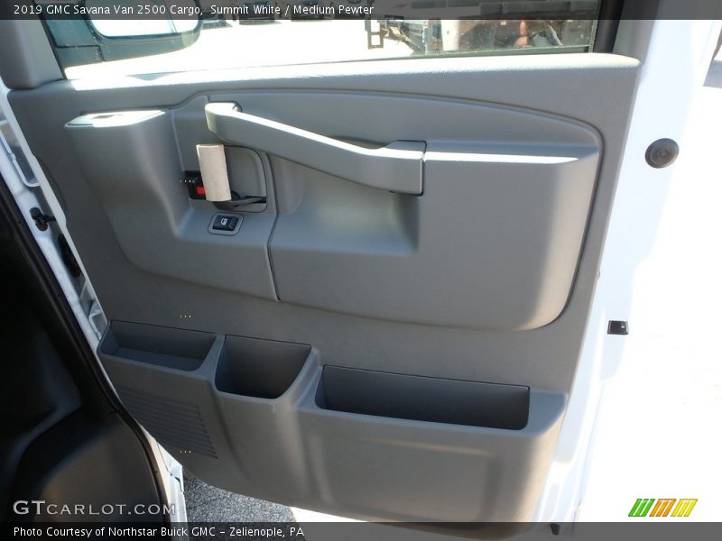 Summit White / Medium Pewter 2019 GMC Savana Van 2500 Cargo