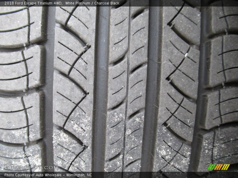 White Platinum / Charcoal Black 2018 Ford Escape Titanium 4WD