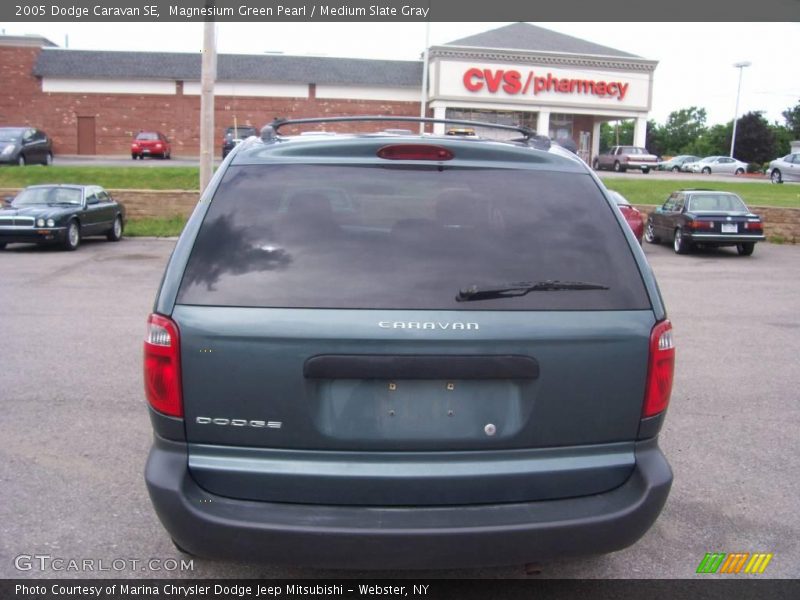 Magnesium Green Pearl / Medium Slate Gray 2005 Dodge Caravan SE