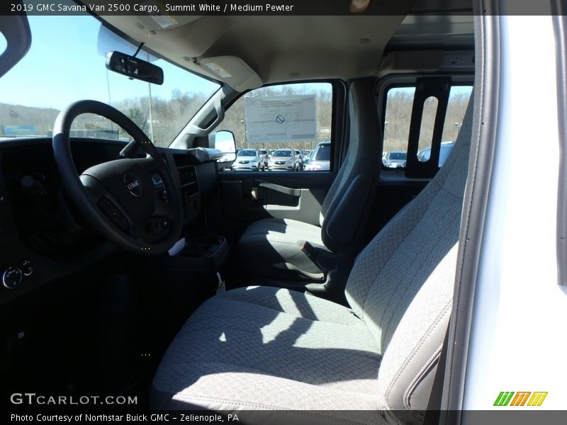 Summit White / Medium Pewter 2019 GMC Savana Van 2500 Cargo
