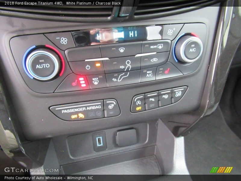White Platinum / Charcoal Black 2018 Ford Escape Titanium 4WD