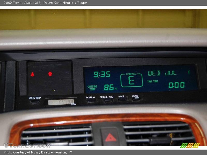 Desert Sand Metallic / Taupe 2002 Toyota Avalon XLS