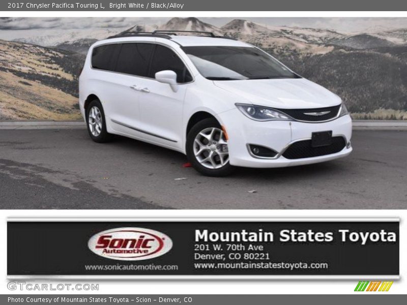 Bright White / Black/Alloy 2017 Chrysler Pacifica Touring L