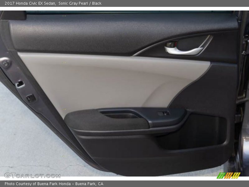 Sonic Gray Pearl / Black 2017 Honda Civic EX Sedan