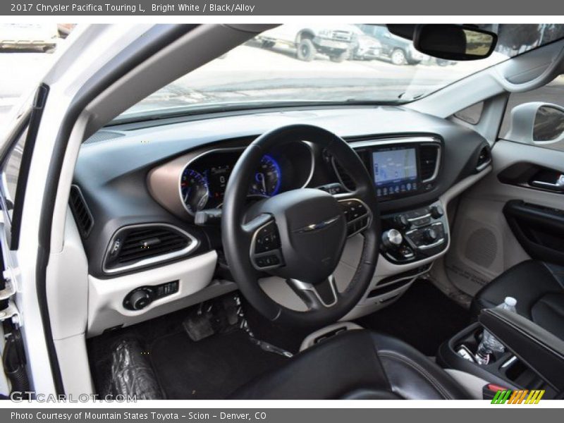 Bright White / Black/Alloy 2017 Chrysler Pacifica Touring L