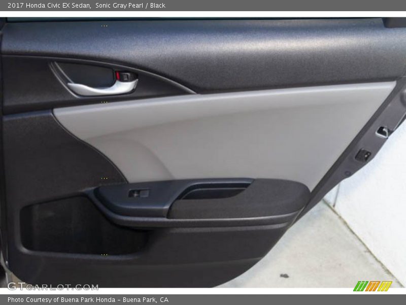 Sonic Gray Pearl / Black 2017 Honda Civic EX Sedan