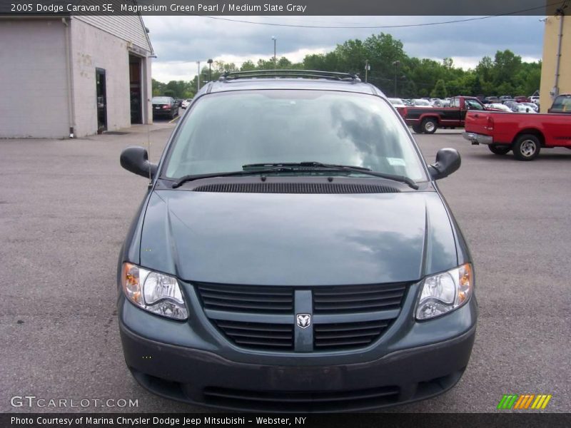 Magnesium Green Pearl / Medium Slate Gray 2005 Dodge Caravan SE