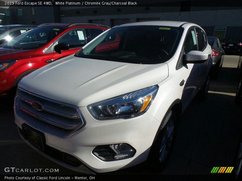 White Platinum / Chromite Gray/Charcoal Black 2019 Ford Escape SE 4WD