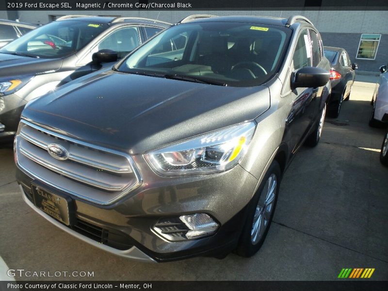 Magnetic / Chromite Gray/Charcoal Black 2019 Ford Escape SEL