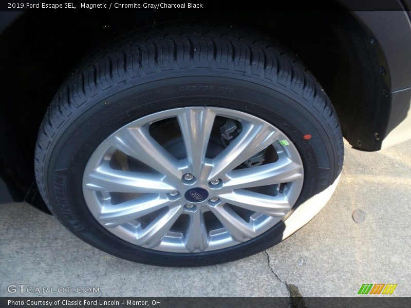 Magnetic / Chromite Gray/Charcoal Black 2019 Ford Escape SEL