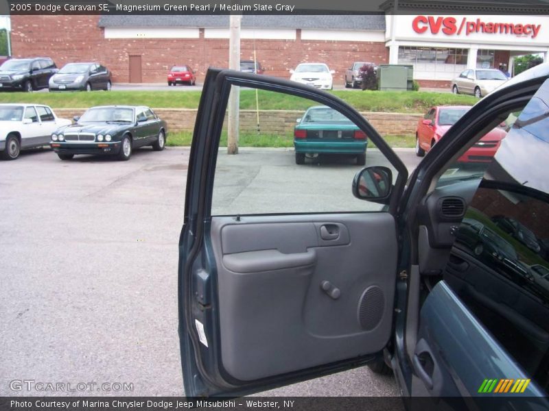 Magnesium Green Pearl / Medium Slate Gray 2005 Dodge Caravan SE