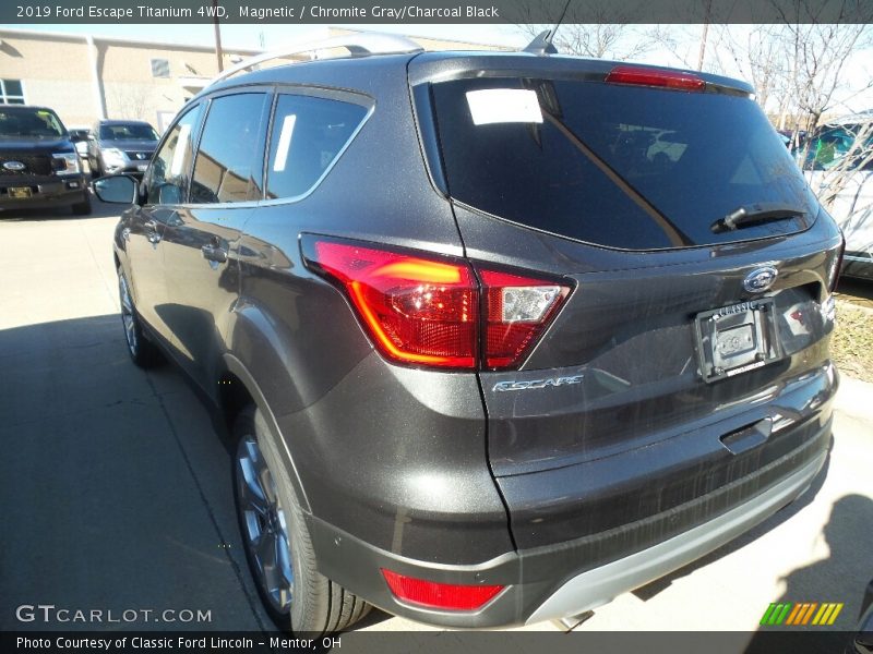 Magnetic / Chromite Gray/Charcoal Black 2019 Ford Escape Titanium 4WD